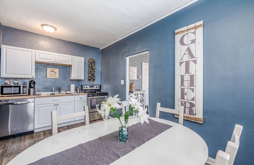 St. Charles Historic District House | 1920's Vintage Home in Historic Saint Charles - Fully Remodeled