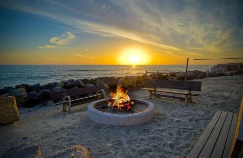South Oceanside House | 1923 S Pacific
