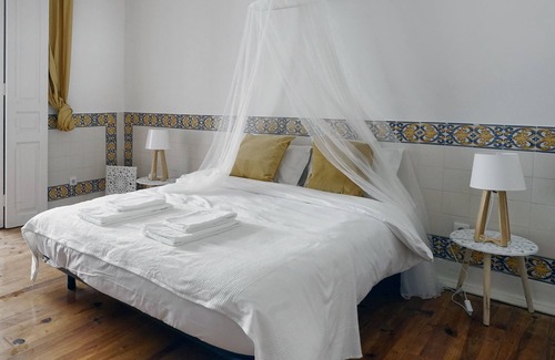 Sao Jorge de Arroios Hostel | 1924 B & B - Queen Room 1