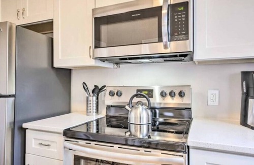 Southwest Raleigh Apartment | 1925 Historic Raleigh Apt Close to Downtown!