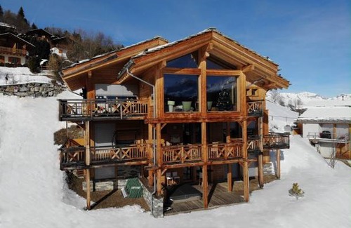Granges Ski Chalet | 193 m² Chalet ∙ 5 bedrooms ∙ 12 guests