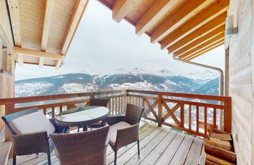 Granges Ski Chalet | 193 m² Chalet ∙ 5 bedrooms ∙ 12 guests