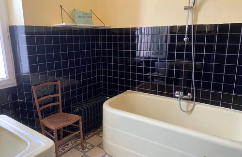 Saint-Henri House | 1930s villa, Marseille, sea view, 8 people, garden