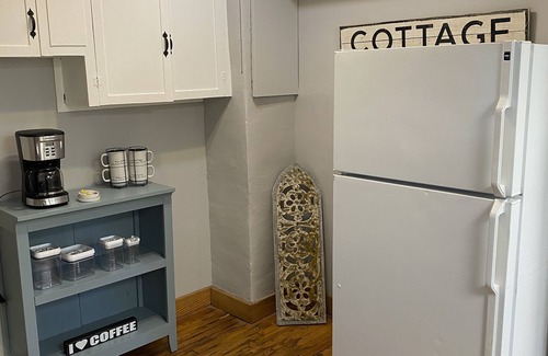 Hendersonville Cottage | 1940's Cottage