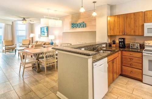 Ocean Drive Resort | 1BD w/Full Kitchen, Jetted Tub, W/D, FREE PARKING, NO RESORT FEES!