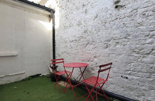Cork Apartment | 1Bed-ContactlessCheckIn-OutdoorSpace