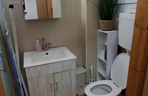 Petah Tikva Apartment | 1br apt near beylinson /schneider /hasharon hospital petach tikva