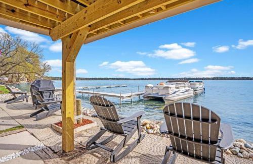 Mayfield House | 1BR Fife Lake Haven with Fire Pit & Hot Tub