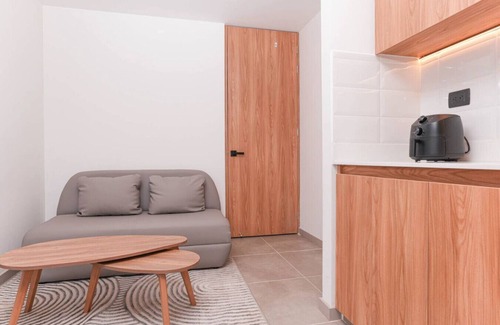 San Diego Apartment | 1BR + Jacuzzi – El Poblado, Coworking Ready