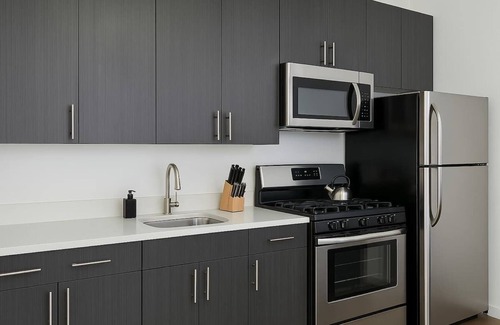 West Loop Apartment | 1BR Modern Luxe Apt with In-Unit Laundry