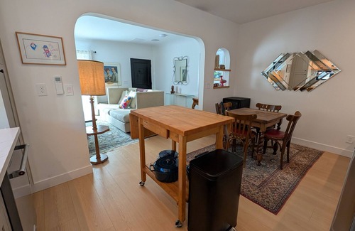 Los Angeles House | 1BR Spanish Bungalow/Luxury Vintage Charm & Walkable/EV Charger