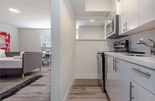 Deerfield Beach Apartment | 1BR With Updated Kitchen 203 | Sleeps up to 4