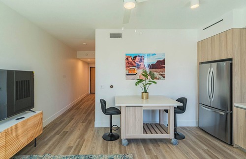 Roosevelt Apartment | 1BR1BA Suite w/Pool, Gym & Rooftop w/City Views