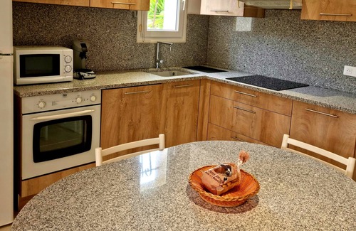 Pigna Apartment | 1km from the beach, apartment g with terrace in residence with swimming pool