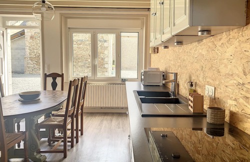 Lingreville House | 1km Plages, Maison Avec Cour, Hameau Calme