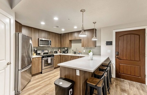 Downtown Salt Lake City Apartment | 1min Delta+Salt Palace |King Bed |Gym |Parking