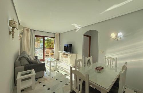 Sitio de Calahonda Apartment | 1º línea de playa con piscina, ocio & parking