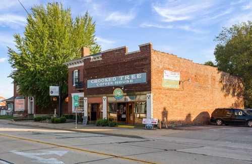 St. Charles Historic District House | 1st Capitol Mansion Boutique Hotel - Suite 201