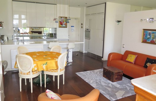 California - Pezou Apartment | 1st Floor Apartment With Beautiful Sea View in Magnificent Character Building