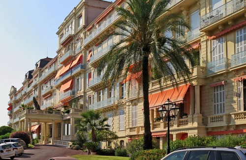 California - Pezou Apartment | 1st Floor Apartment With Beautiful Sea View in Magnificent Character Building