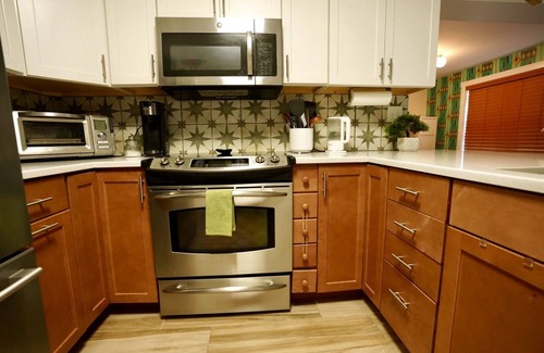 Riverside House | 2/1 in historic Riverside w/porch walk to restaurants and parks