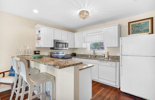 St. Augustine Beach Cottage | 2.5 15th Street - The Bailey Bungalow