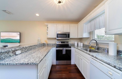 St. Augustine Beach Cottage | 2.5 15th Street - The Bailey Bungalow