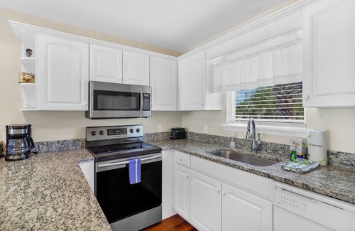 St. Augustine Beach Cottage | 2.5 15th Street - The Bailey Bungalow