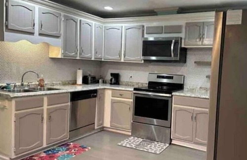 Northeast Pensacola House | 2,500 SF Comfortable, Beautiful Home with Heated Pool, Jacuzzi Tub, Game Room!