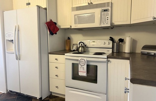 Twentynine Palms House | 2.9 Palms - 5 minute drive to park!