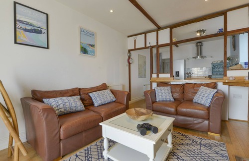 Torcross Cottage | 2 BAYVIEW, pet friendly, character holiday cottage in Torcross