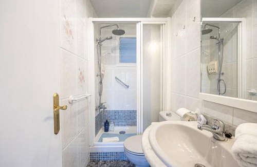 Cornella de Llobregat Apartment | 2 Bdr Apt In Cornella 5 Mins Form The Metro