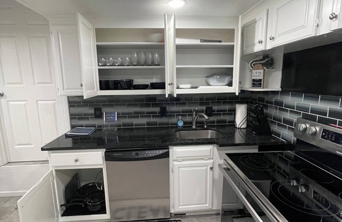 South Arlington House | 2 Bdrm 2 Ba Gem, Where Comfort Meets ConveniencenSports, Fun, Eats & Campus Life