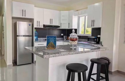 Paraiso Apartment | 2 Bdrm Apt near River and Beach, Wifi, Mount Views