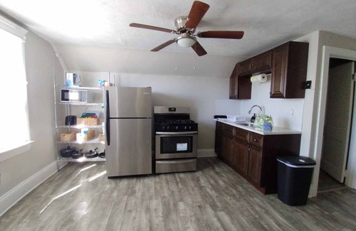 Cleveland Apartment | 2-bdrm apt; Walk to CASE, UH, Little Italy; short drive to Cleveland Clinic