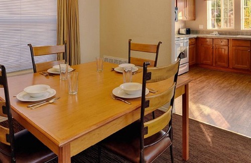 Pinetop Cabin | 2 BDRM CABIN- PVC at the ROUNDHOUSE RESORT- GREAT LOCATION- HIKING-FISHING