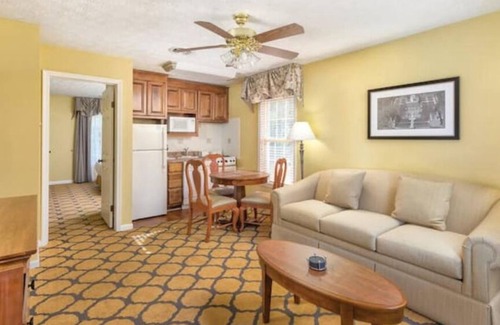 Williamsburg Apartment | 2 bdrm suite, Patriots Place, VA