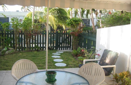 Paradise Island House | 2 Bed/2.5 Bath Townhome - Blocks From Atlantis Resort on Paradise Island