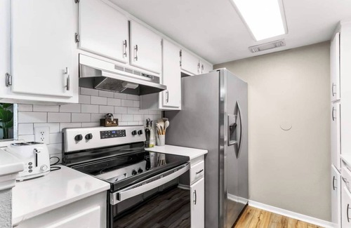 Northeast Pensacola Condo | 2 bed/2 bath condo w/Fenced Yard * Dog Friendly * Bears Den C