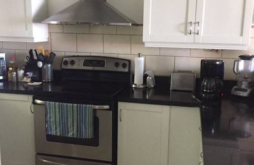 San Juan del Sur Condo | 2 bed 2 bath, full kitchen, OCEAN FRONT, balcony A/C, pool, internet, cable TV