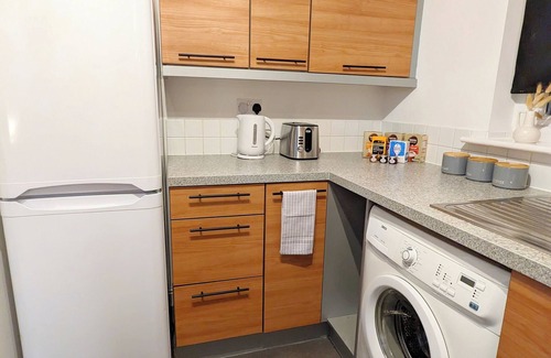Colchester House | 2 bed 2 bath maisonette in Colchester with Parking and Wi-Fi