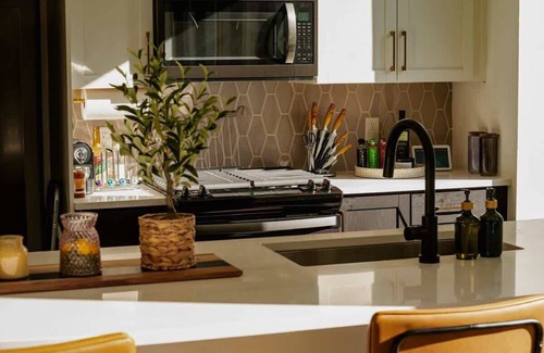 The Gulch Apartment | 2 Bed, 2 Bath Nest for Family