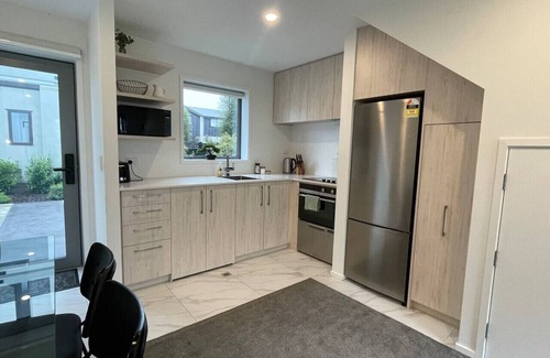 Upper Riccarton Apartment | 2 Bed 2 Bath Retreat