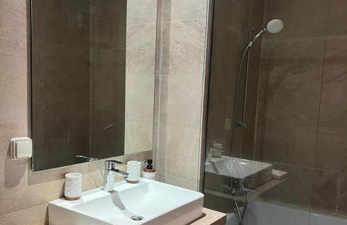 Anfa Apartment | 2 Bed Apartment - Balcony Parking Wifi