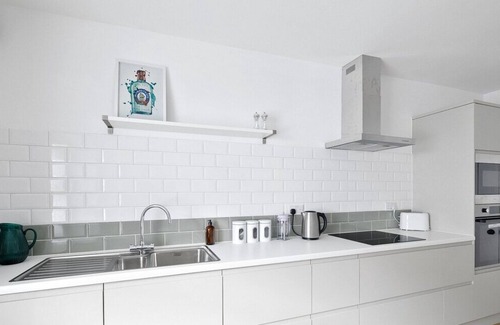 Barbican House | 2 Bed - Apartment No. 1 Windsor Villas