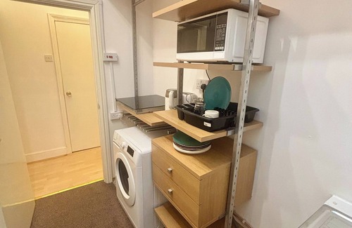 Edgbaston Apartment | 2 Bed Apartment-Sleeps 7-Free Parking