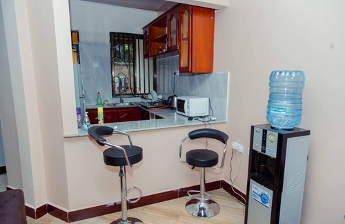 Moshi Apartment | 2 Bed Apartment Sleeps 4 - Garden, Wifi, Parking