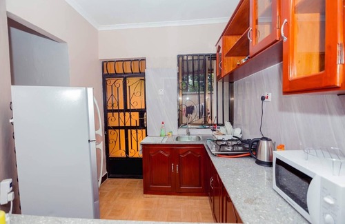 Moshi Apartment | 2 Bed Apartment Sleeps 4 - Garden, Wifi, Parking