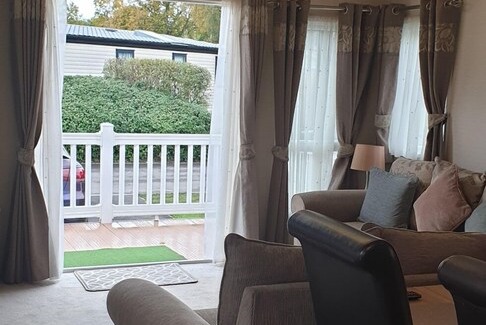 Ringwood Cabin | 2-Bed Caravan - Oakdene Forest Park