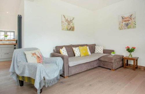 Honiton House | 2 Bed Cottage - Hot Tub Garden Parking